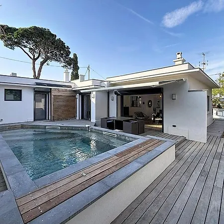 Suzond 8 Personnes Avec Pisicine Et Entierement Climatisee * Fréjus